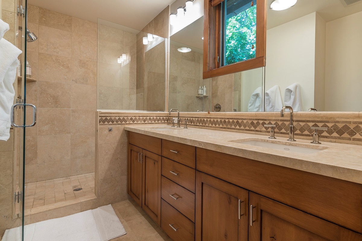 BR 1- En Suite Bath with Shower