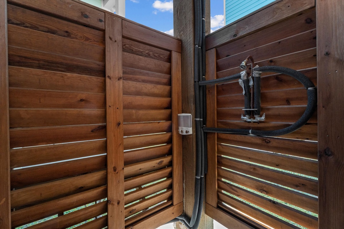 83f956514462494d8b83fc6d58f139f5 Large | Beachhouse | Texas | TX | Vacation Homes | Galveston | Crystal Beach | Kokomo | Breezy Days | Beachfront Elegance | Sunrise Serenity | Southern Sands Property Management, LLC