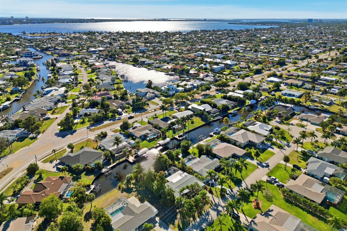 Minutes to the river and open water by boat.