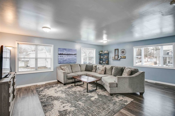 Newly Updated Smart Home 1 mile from ND & Eddy St, photo 3