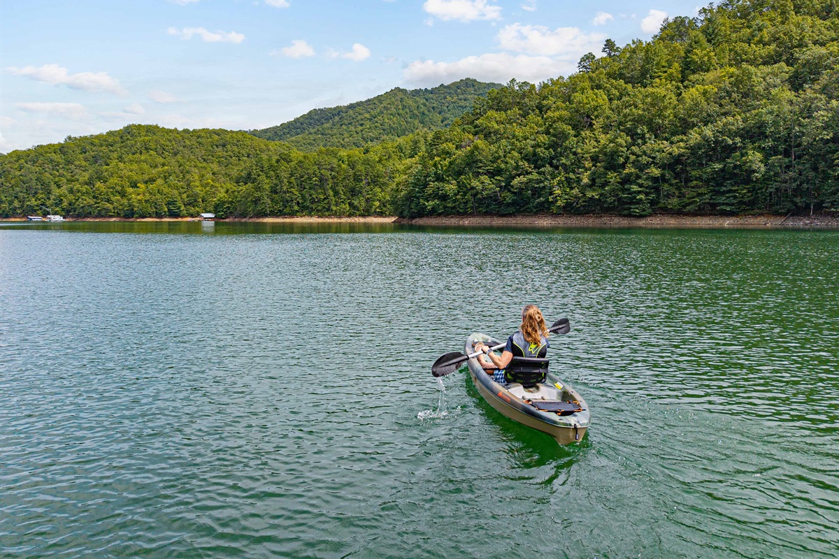 Adventure Awaits: Kayak through stunning mountain landscapes and serene waters!