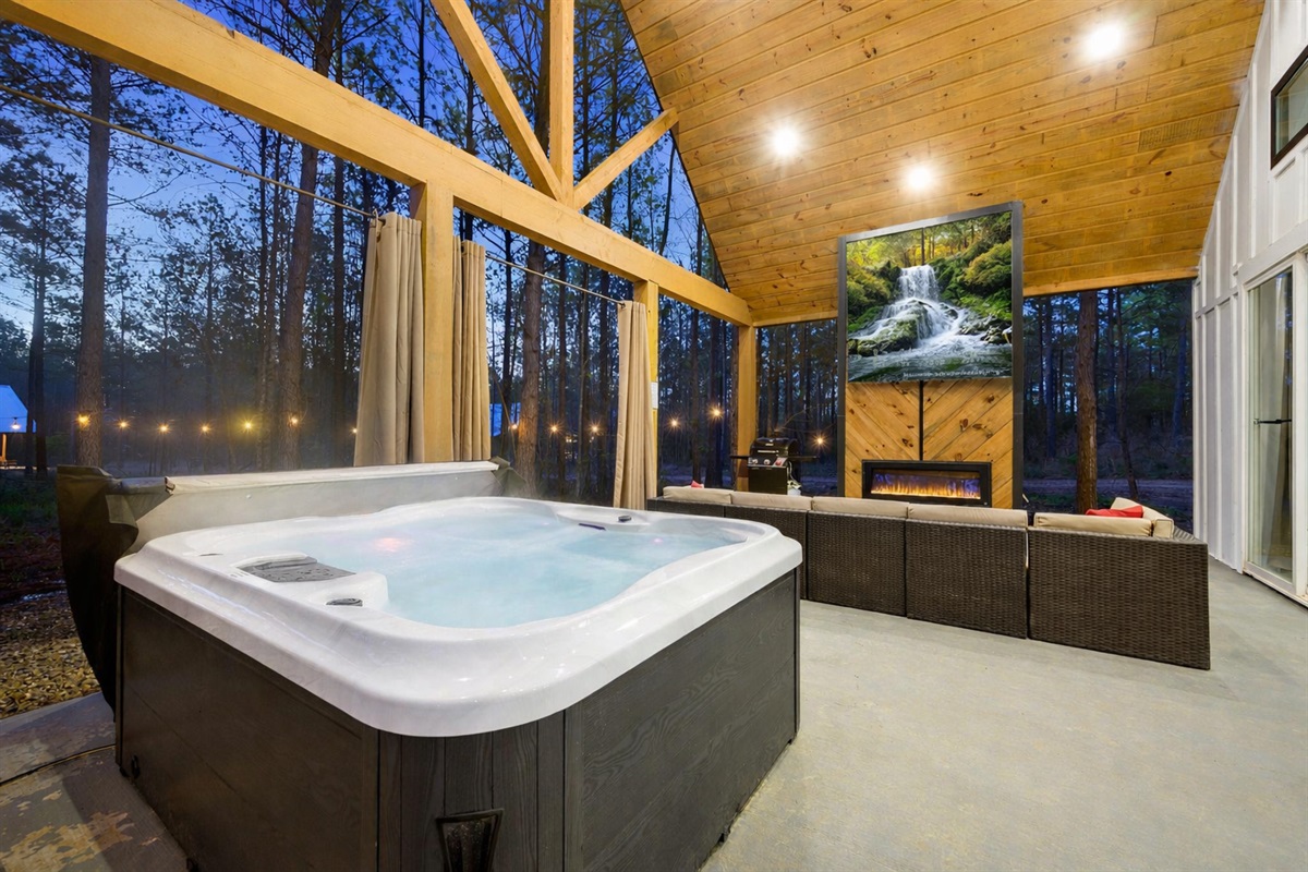 Hot tub vibes—anytime, any season