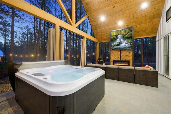 Hot tub vibes—anytime, any season