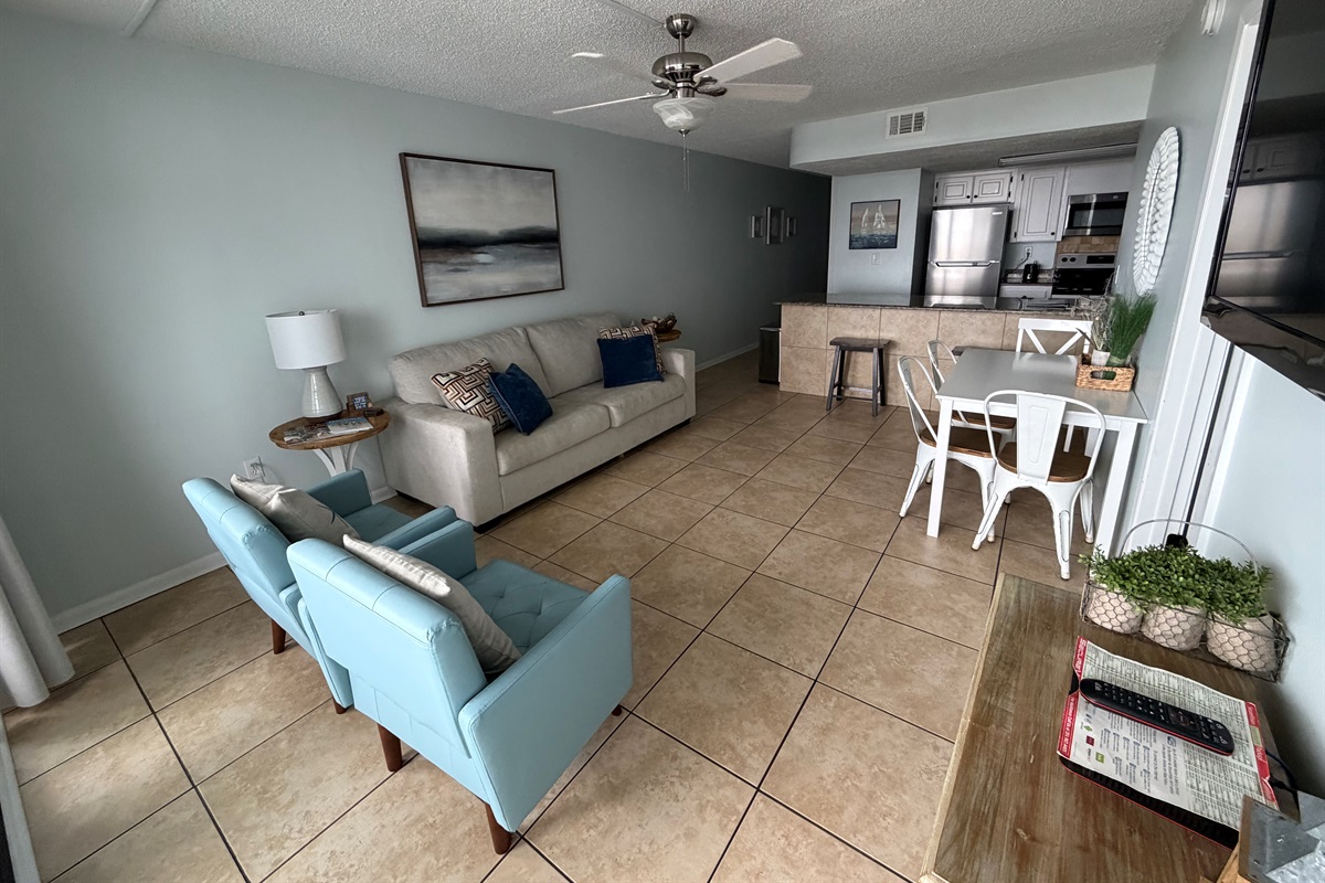 Living/Dining Area