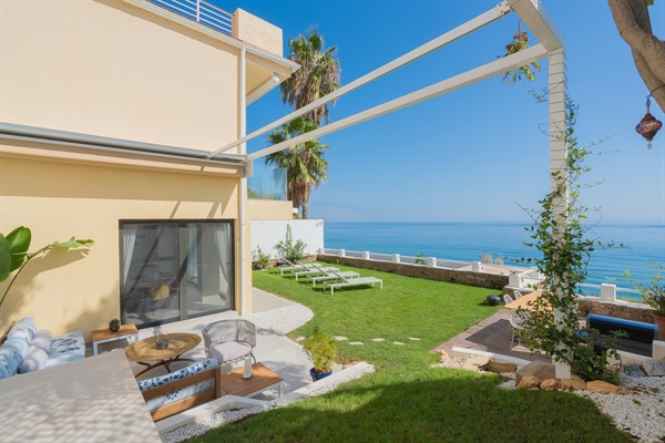 Step into your private kingdom at Casa Folimanka! Behold the enchanting garden views from the garden door spot, where nature's beauty unfolds. A secluded haven for you to relax and reign over your private paradise. #GardenViews