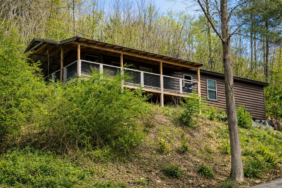 Exterior image of the cabin.