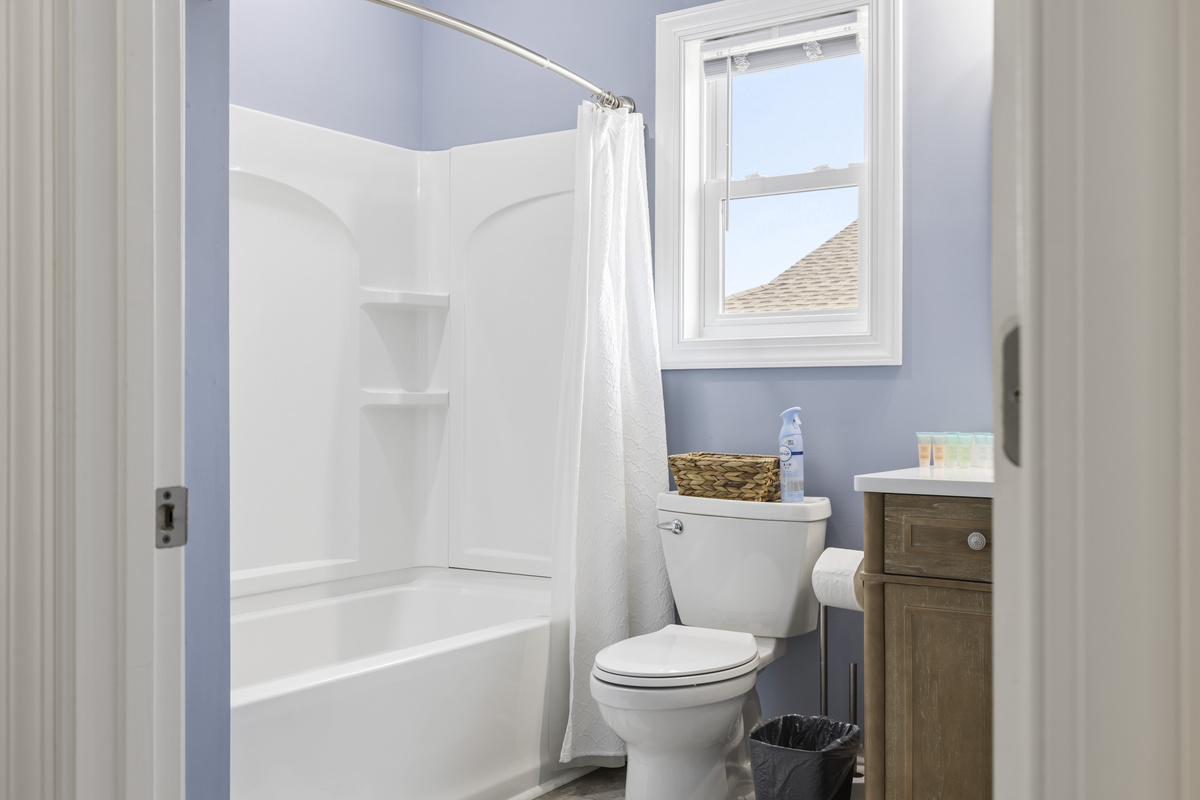 Bath linens provided