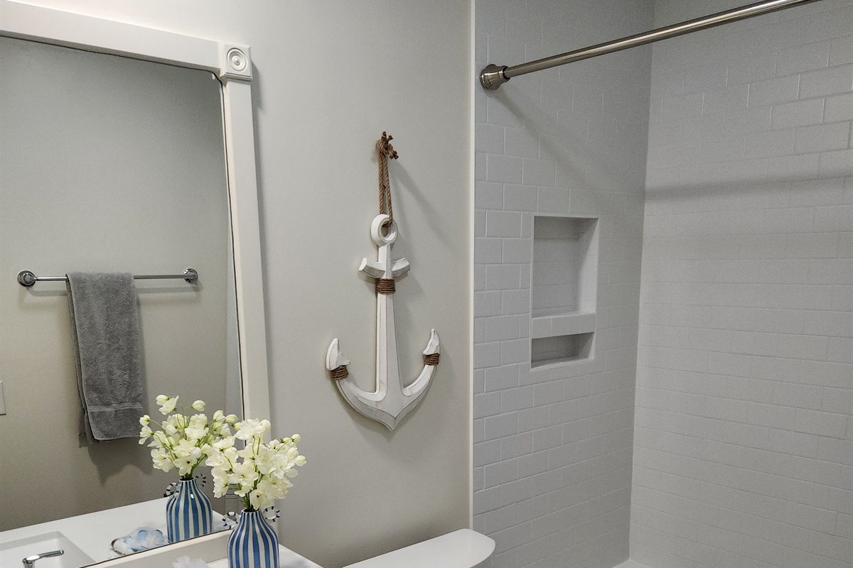 Updated 2nd full bathroom