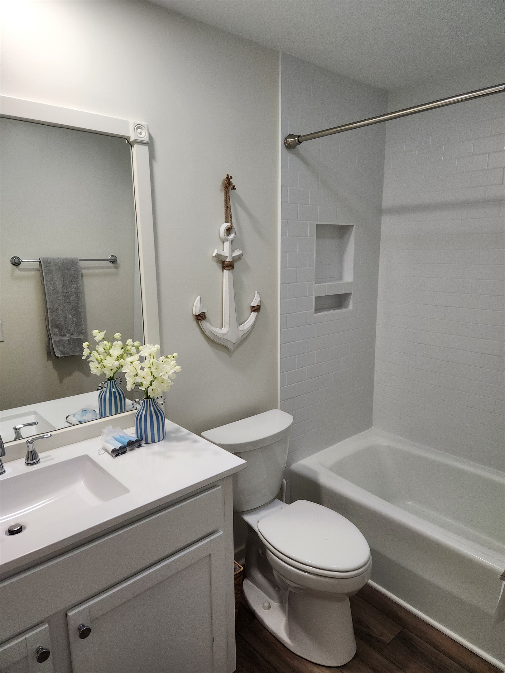 Updated 2nd full bathroom