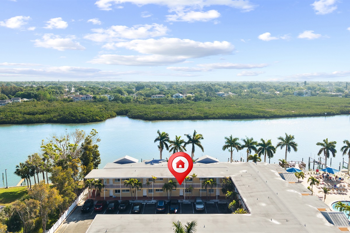 Barefoot Beach Resort! Lovely spot on the Intracoastal!