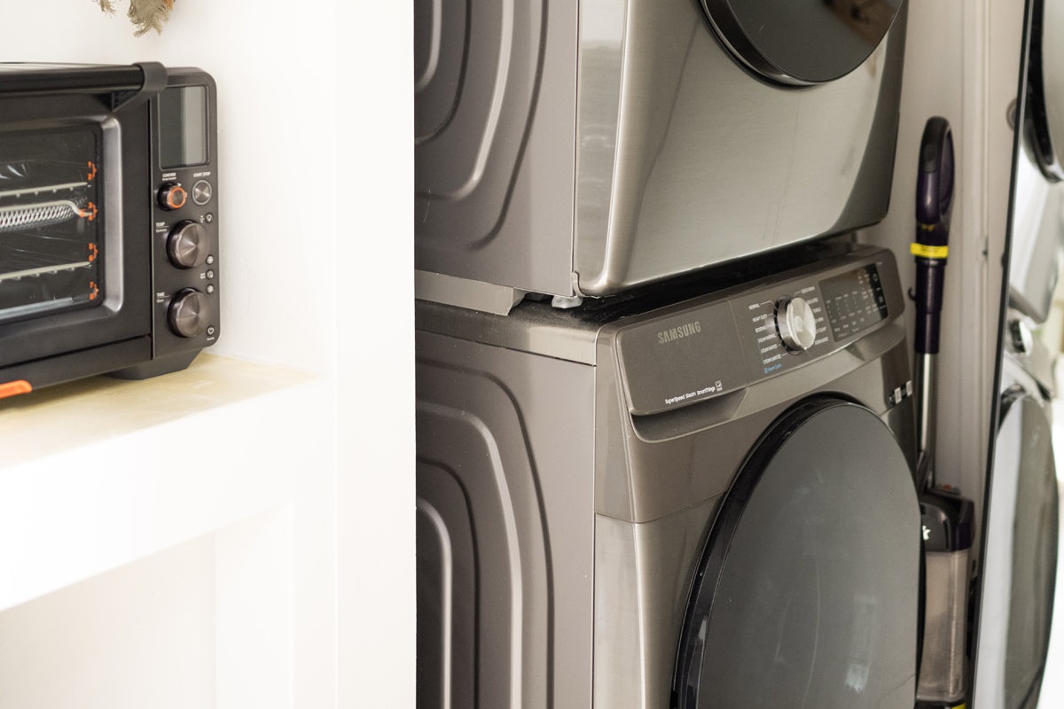 Convenient laundry area located just off the entrance.