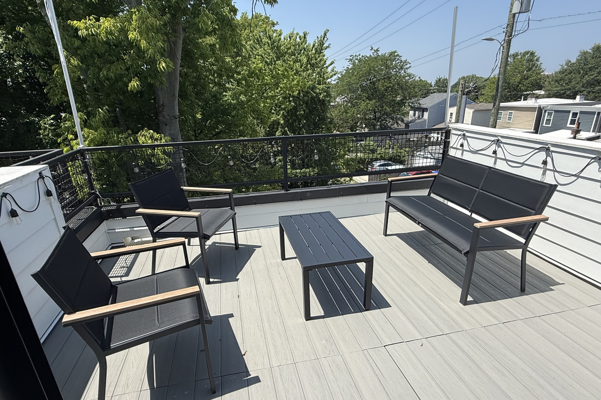 Private Terrace: Sip on your favorite drink while soaking in stunning skyline views!