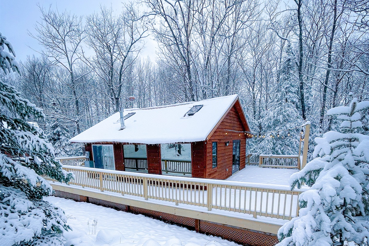 Main Cottage side view panoramic windows winter scene 