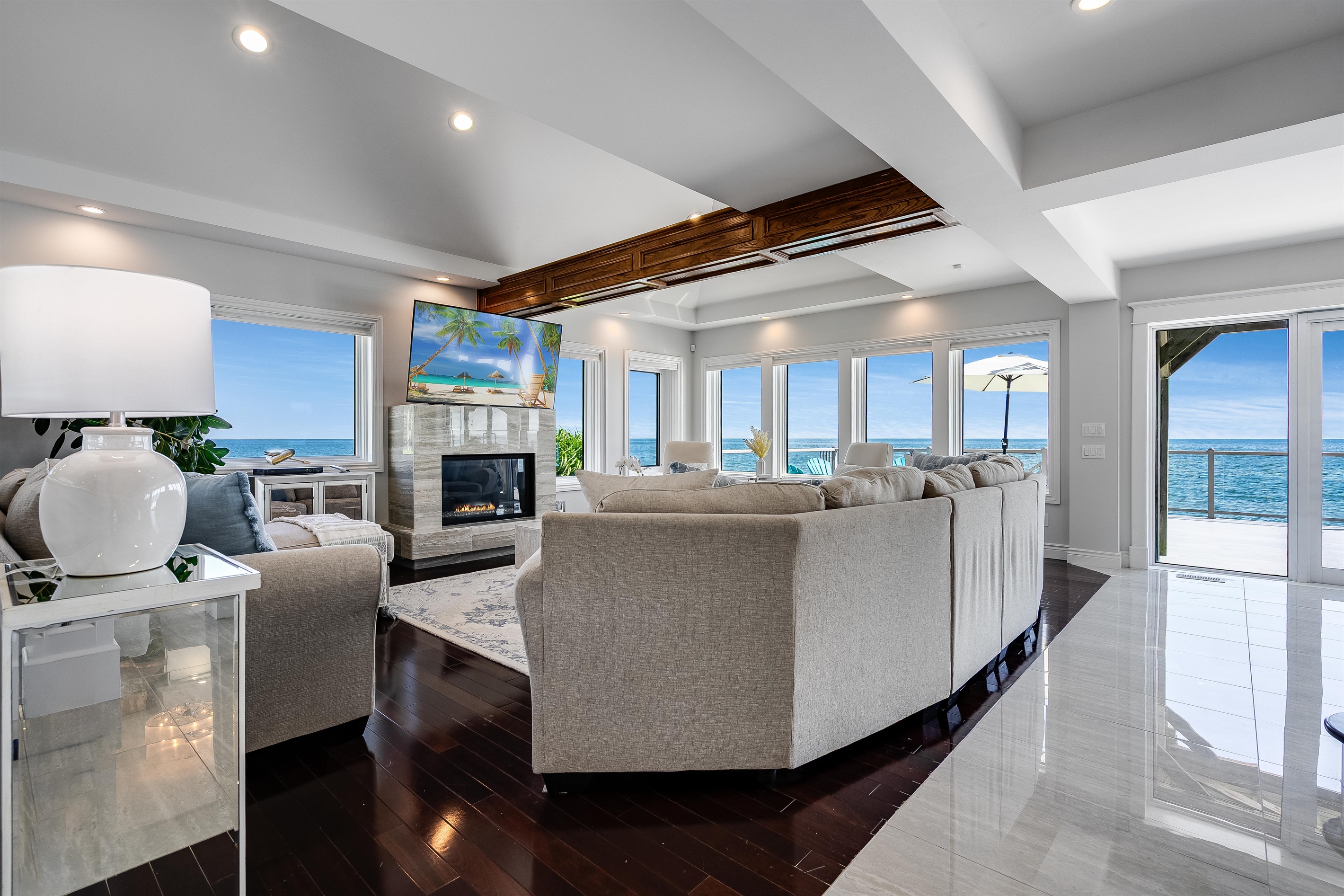 Simplicity elevated to pure elegance.