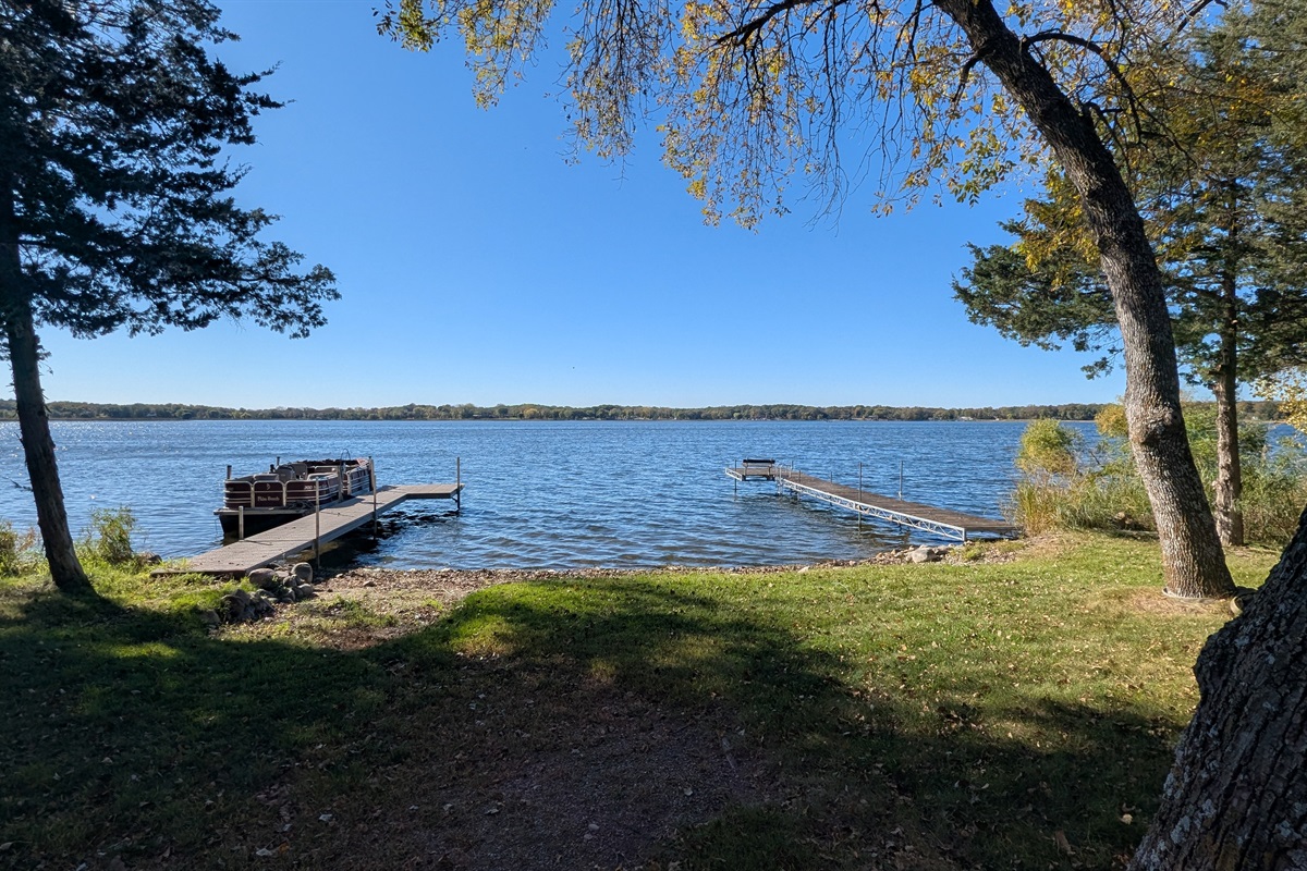 Private docks with direct lake access