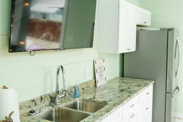 Watch your favorite team win at the perfect bar area, or enjoy a few drinks if they lose! 