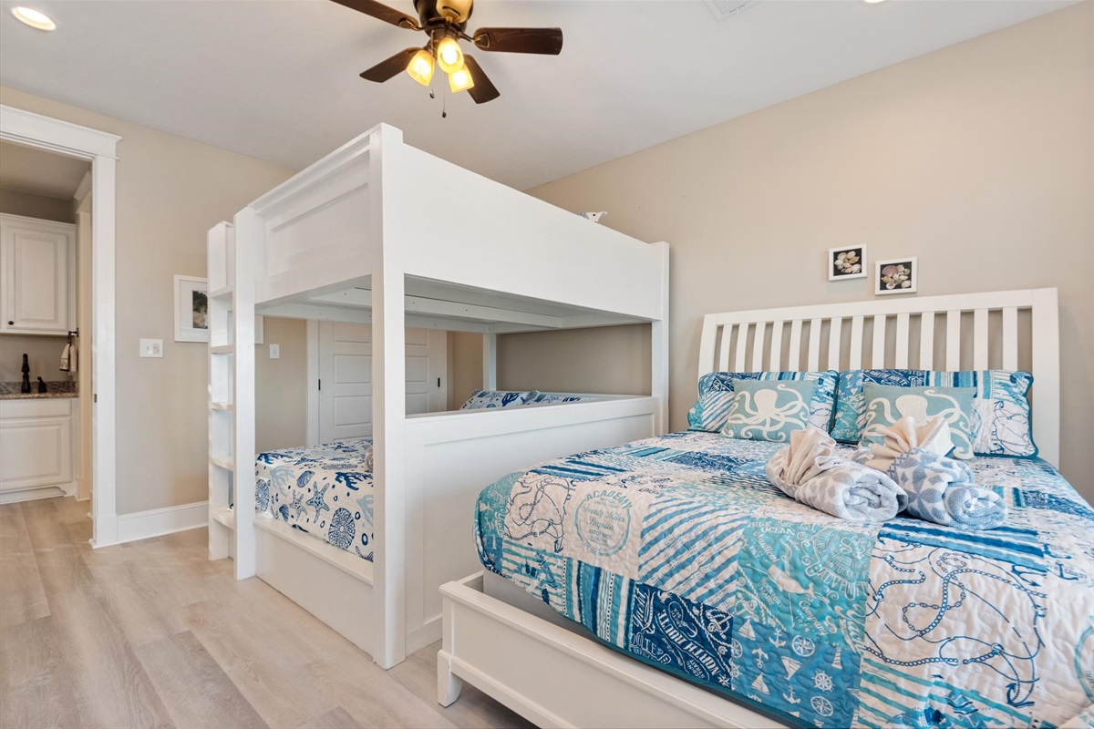 8454ef6c202f44e58a8293777442c7fa Large | Beachhouse | Texas | TX | Vacation Homes | Galveston | Crystal Beach | Kokomo | Breezy Days | Beachfront Elegance | Sunrise Serenity | Southern Sands Property Management, LLC