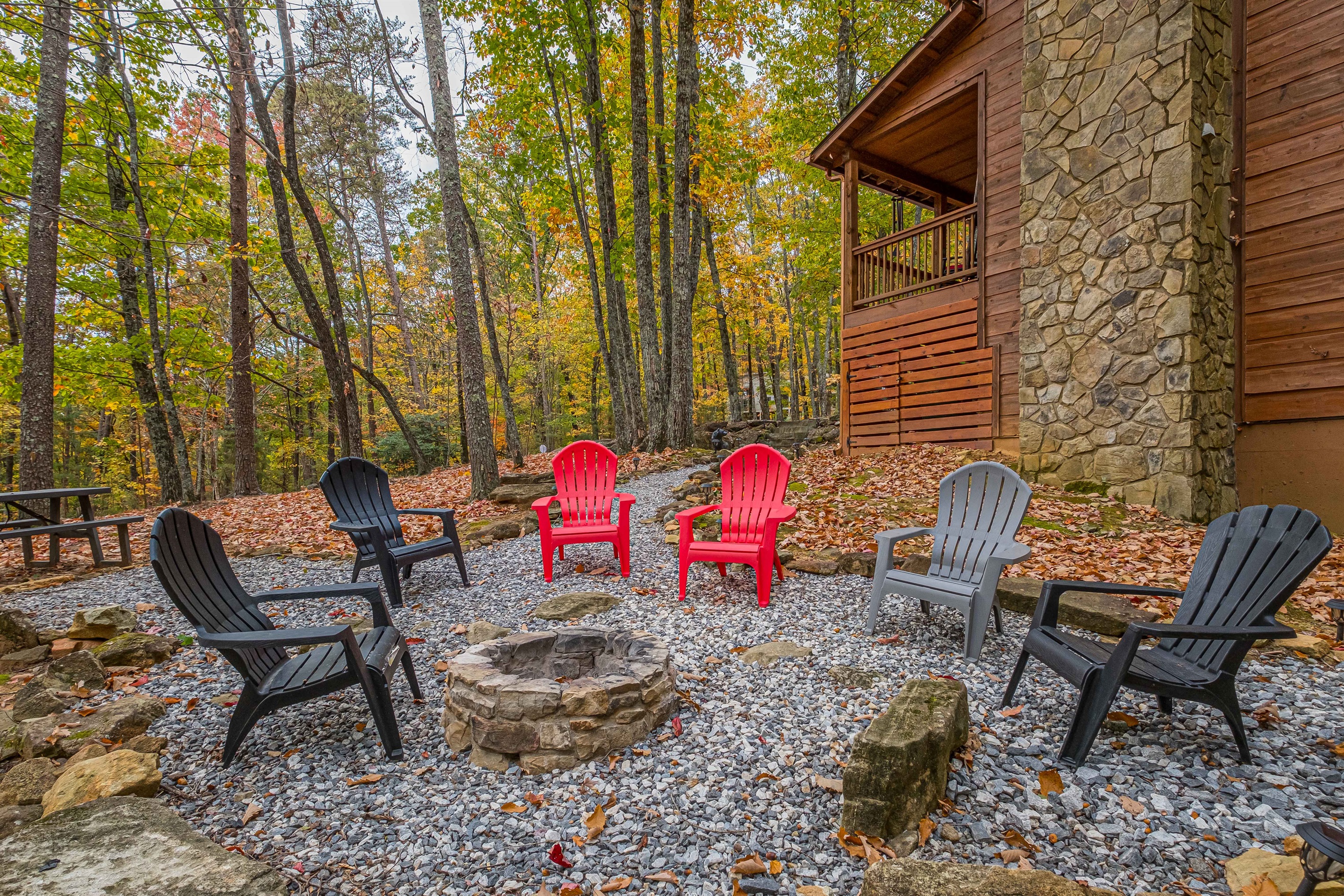 Three Bears Cabin, Private Mountain Getaway, Seasonal Mountain View, Hot Tub 5