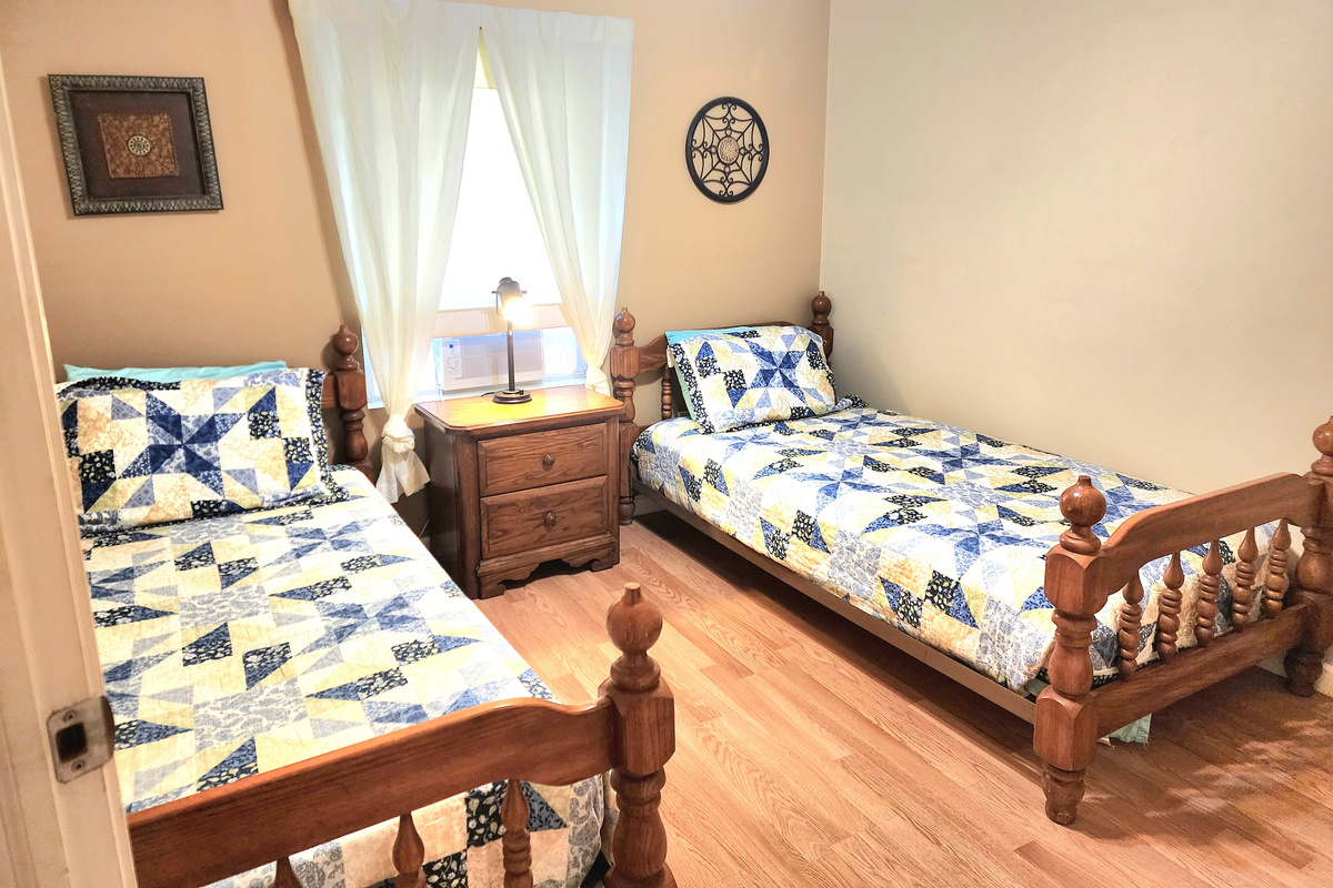 Twins bed 3