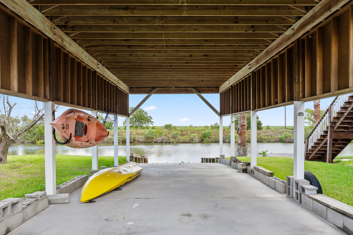 Boat ramp, kayaks and boat storage - available for guest use.