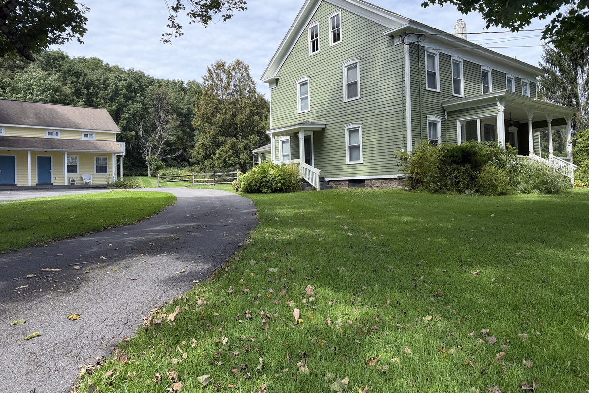 Federal House, apartments on left rented separately