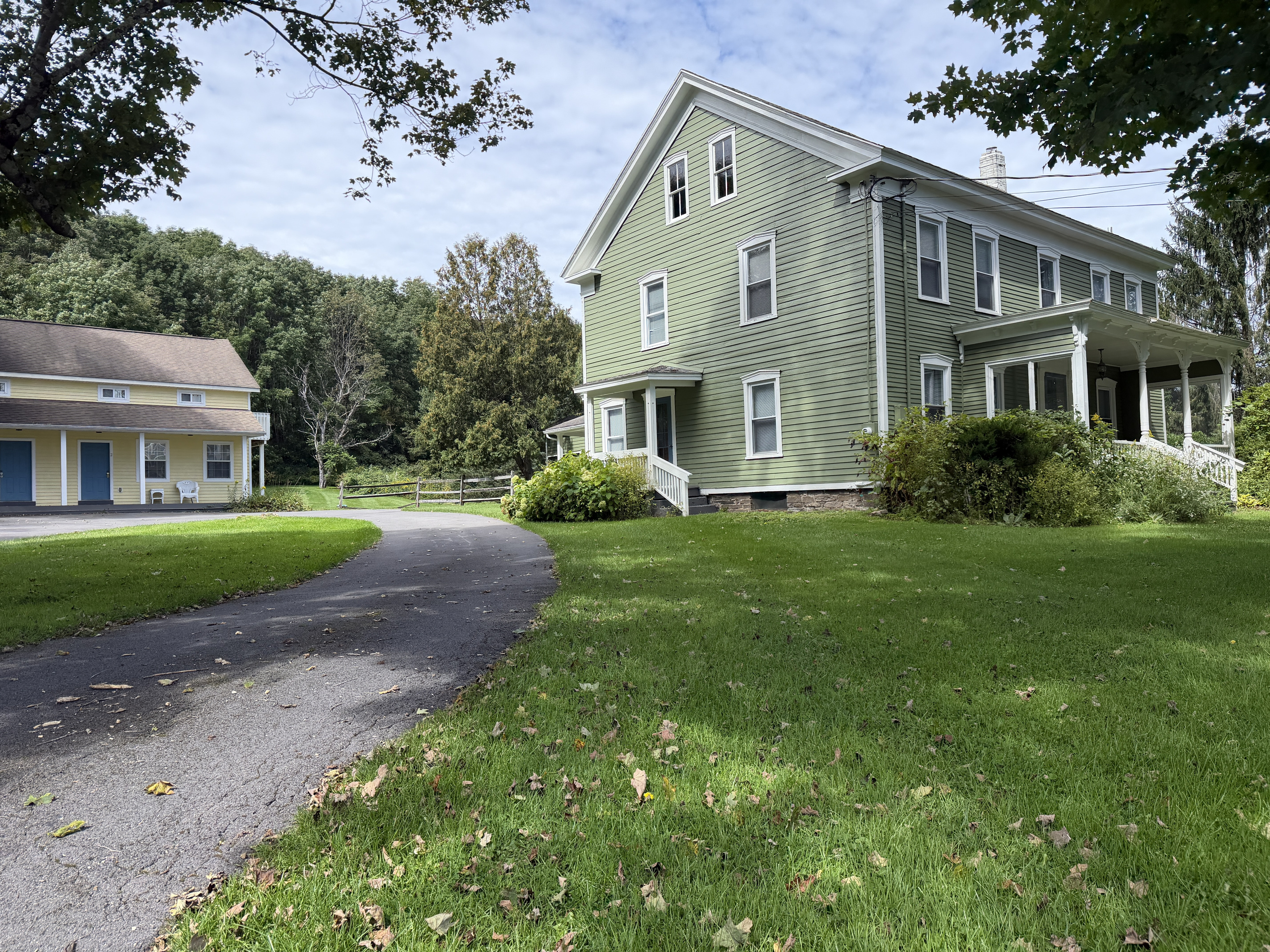 Federal House, apartments on left rented separately