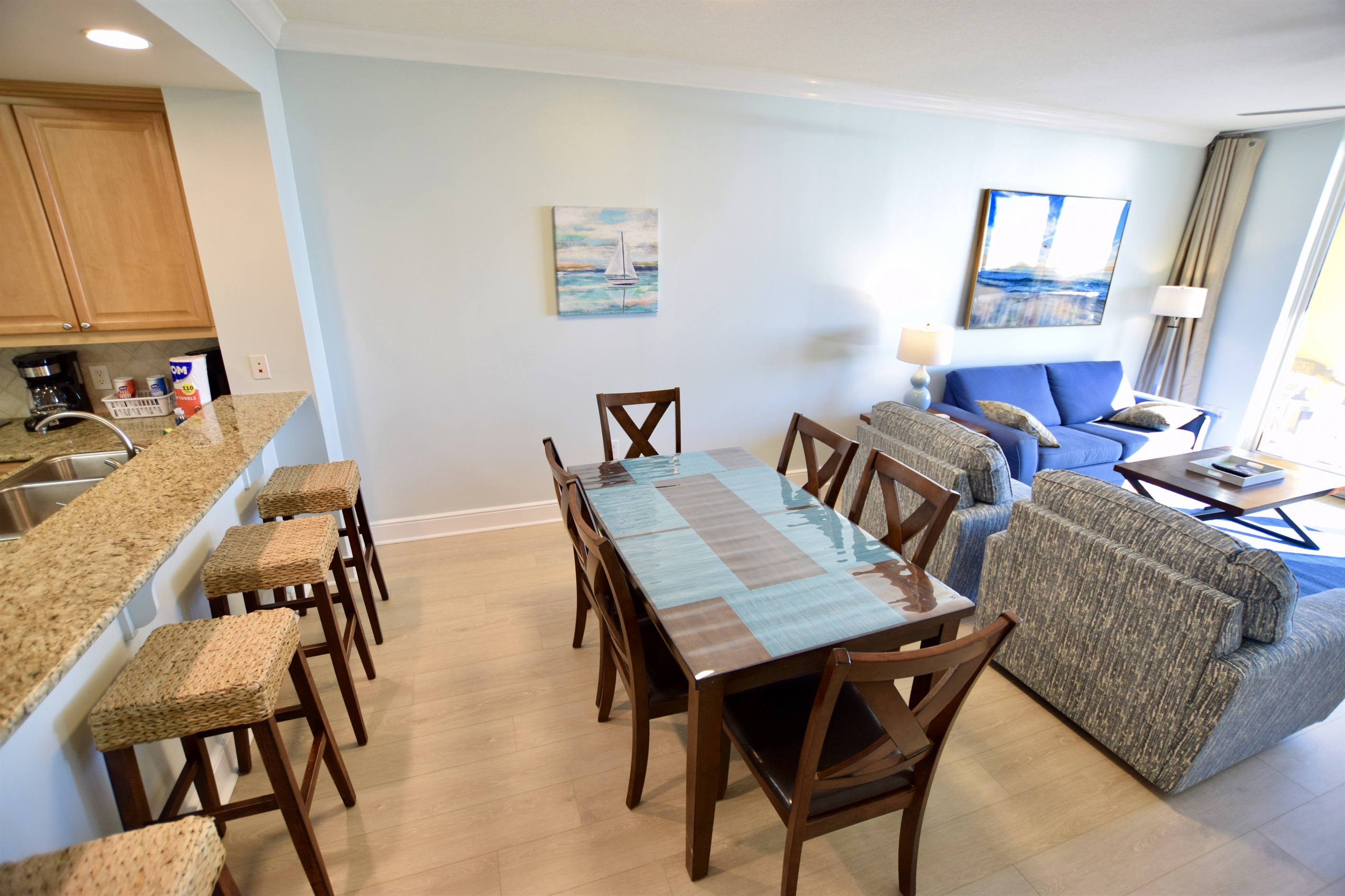 Azure #117: Dining Area