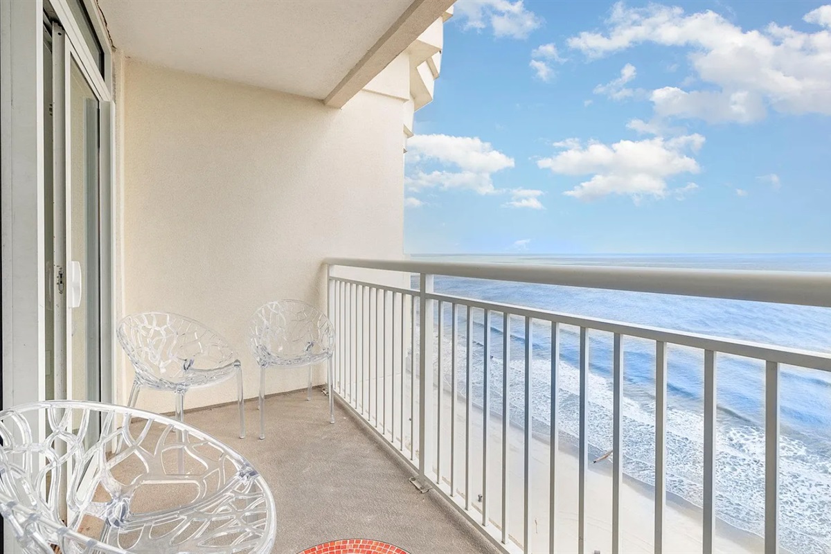 Amazing Oceanfront View from the balcony