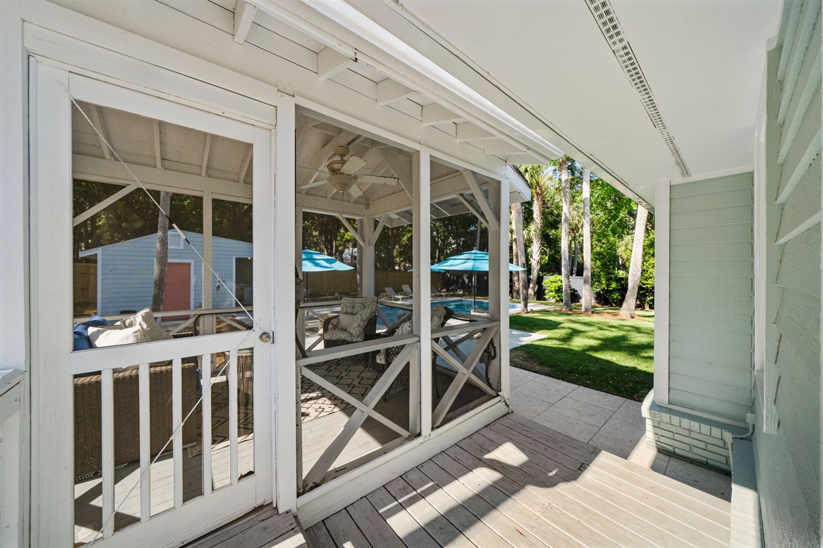 Screened Porch | IOP Escapes The Beach Blessing | 3705 Hartnett Blvd, Isle of Palms, SC