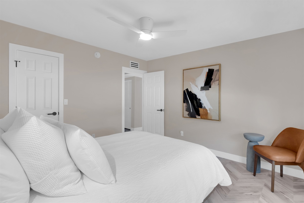 Guest (Queen) Bedroom