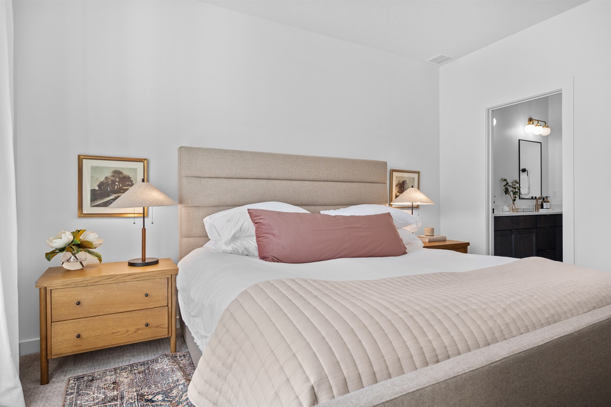 Primary suite includes a private en-suite bath for convenience.