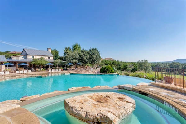 Lake Therapy | Lake Travis Views + 4 Pools