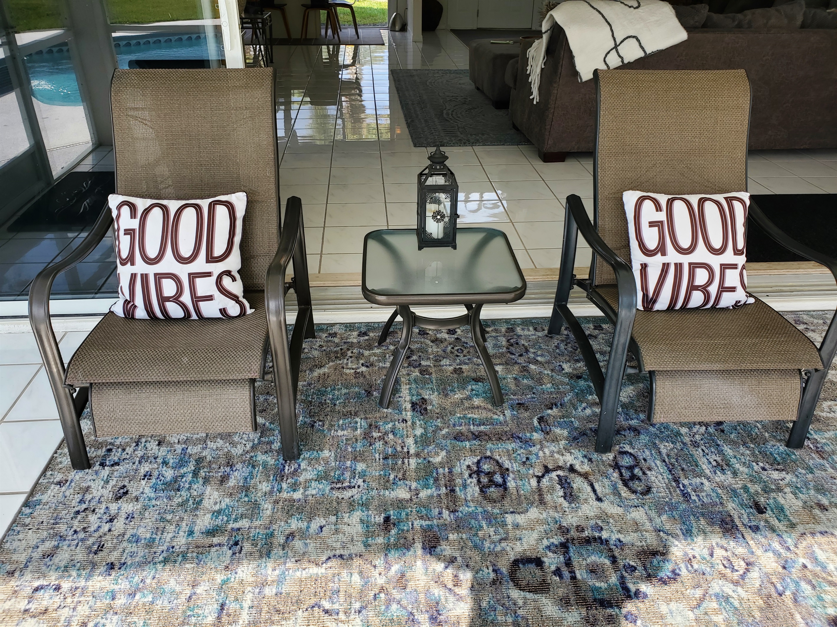 Lanai seating