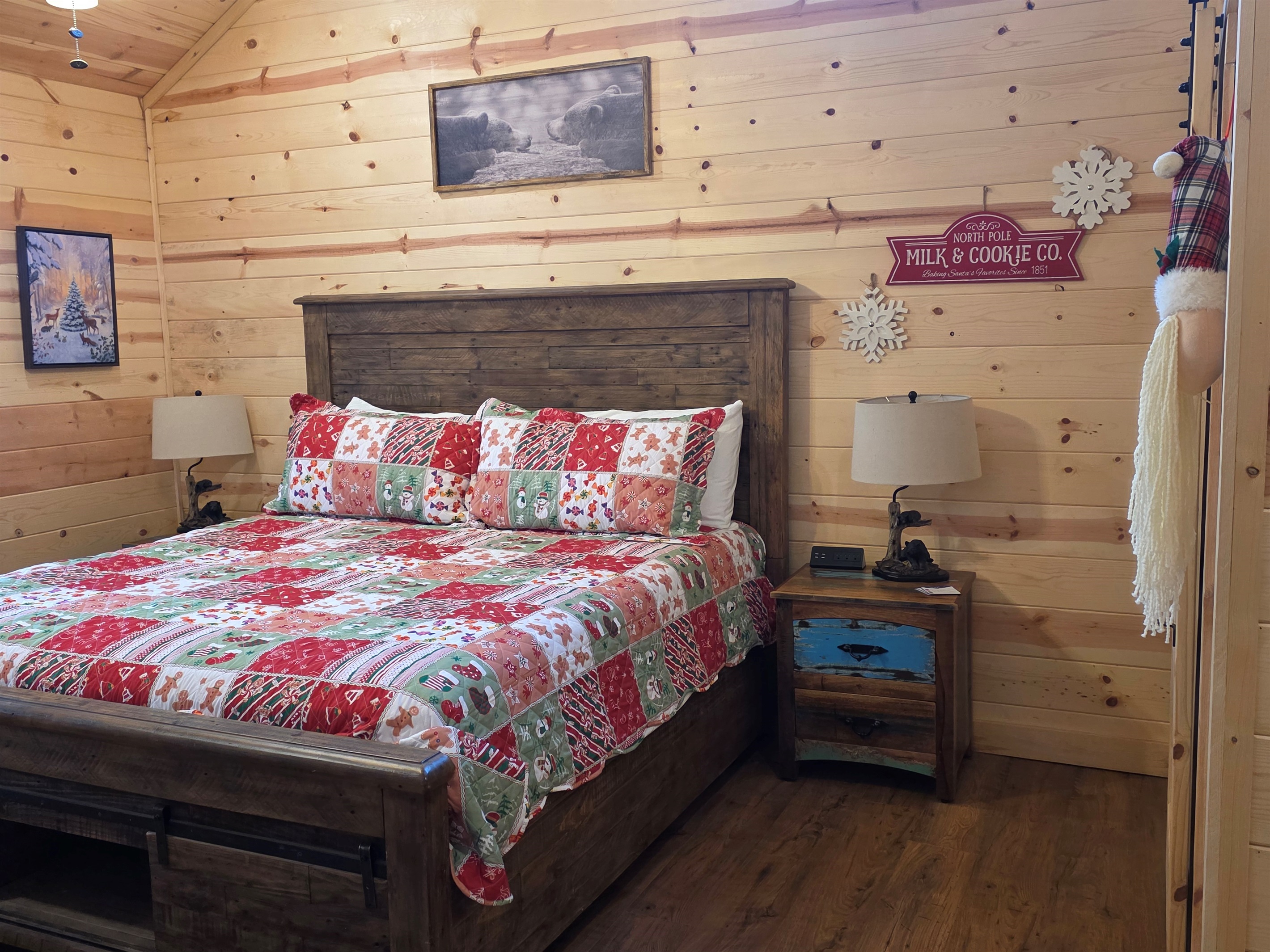 Bedroom 2 Christmas quilt and light decor