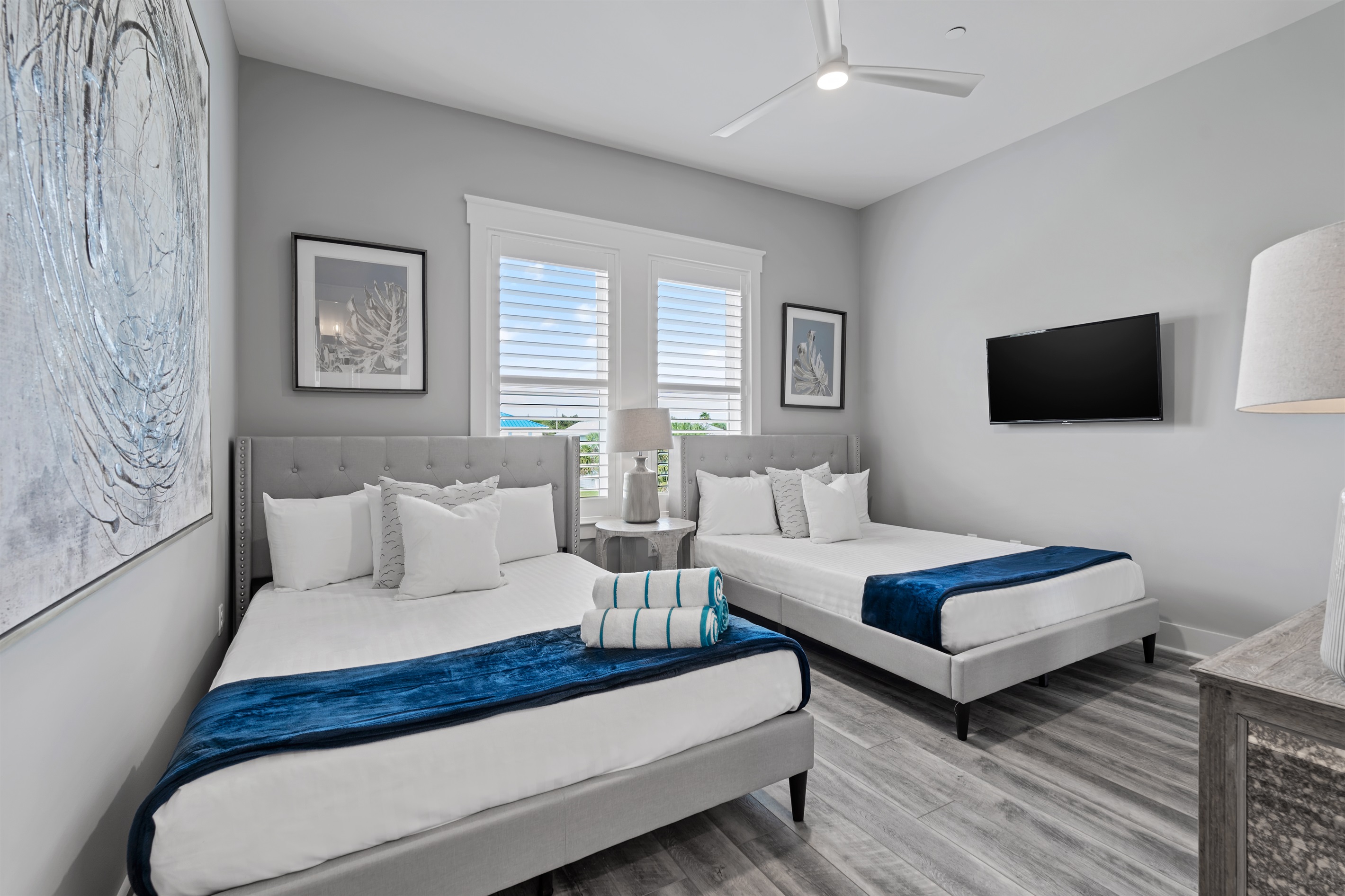 2 Queen Bedroom