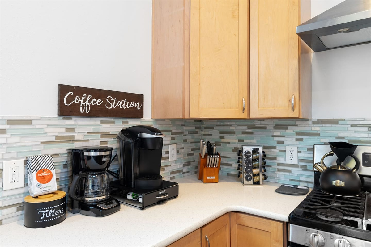 Middle Home: Your Personal Coffee Station Awaits