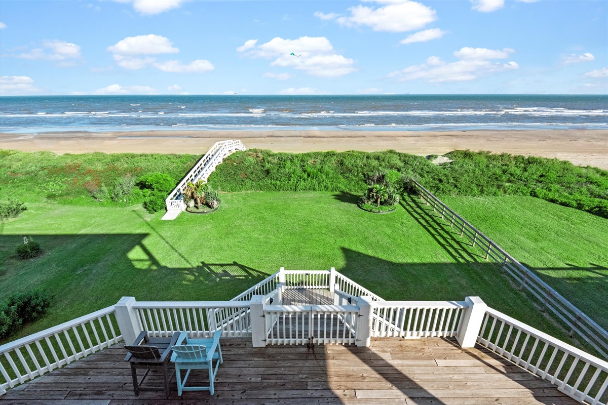 84b889de18f4495dafaba00187afde11 Large | Beachhouse | Texas | TX | Vacation Homes | Galveston | Crystal Beach | Kokomo | Breezy Days | Beachfront Elegance | Sunrise Serenity | Southern Sands Property Management, LLC