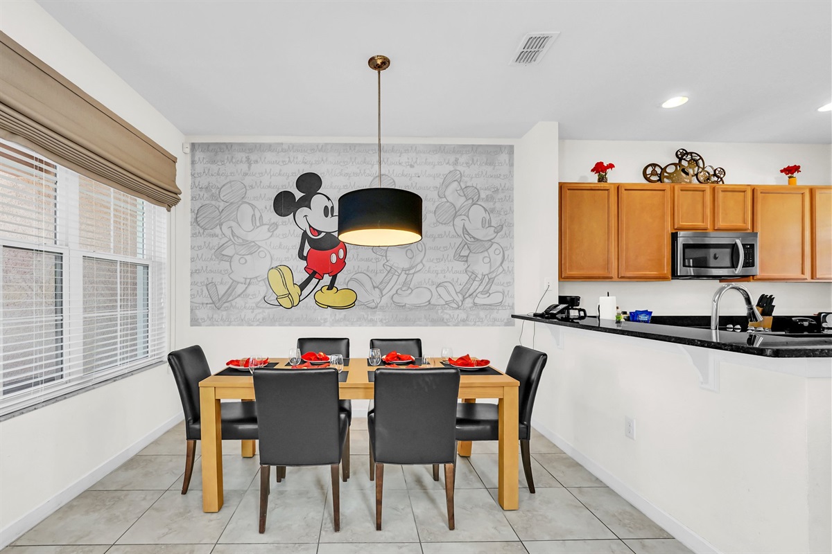 Dine with Mickey!