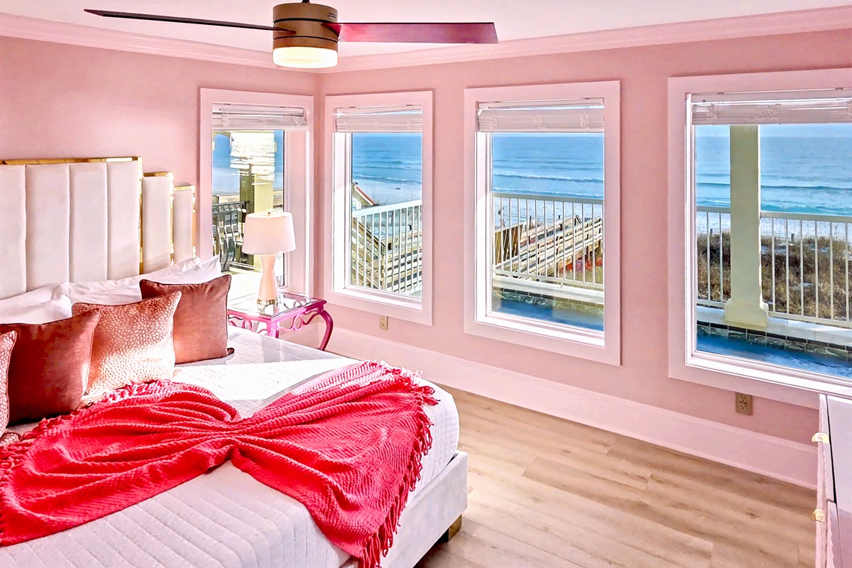 Beach front King Bedroom Suite with Pool and Gulf Views!