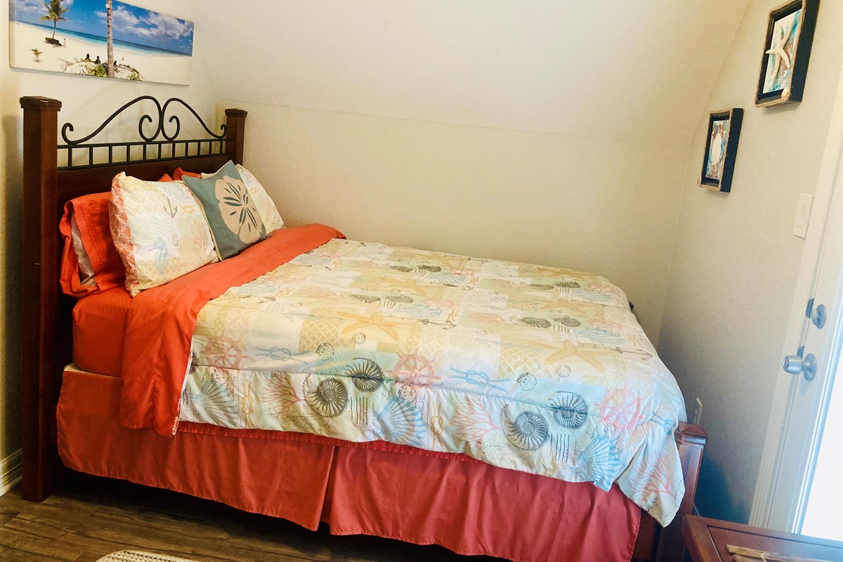 Upstairs Bedroom 3 private balcony