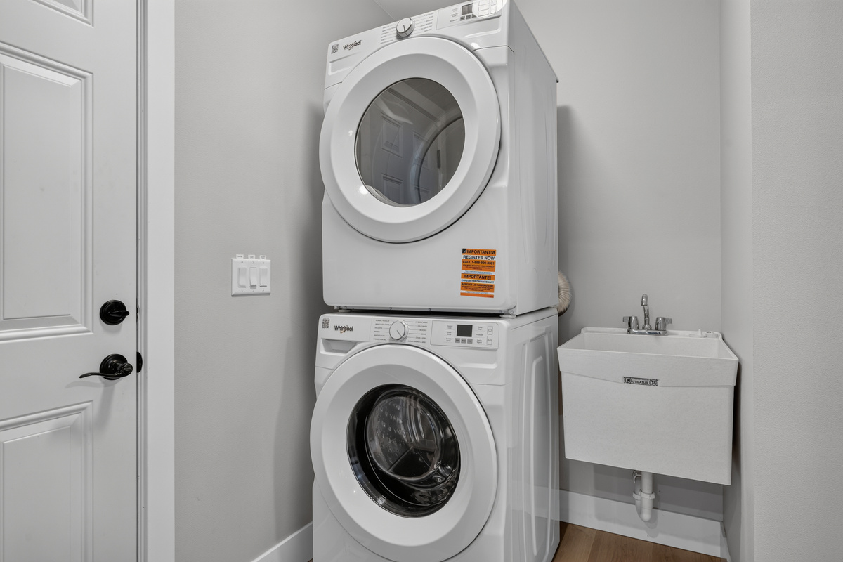 Lounge laundry area