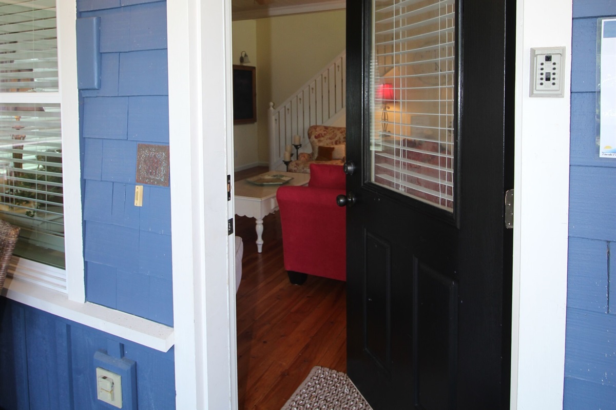 Welcome to your relaxing beach retreat, where comfort and coastal charm await!