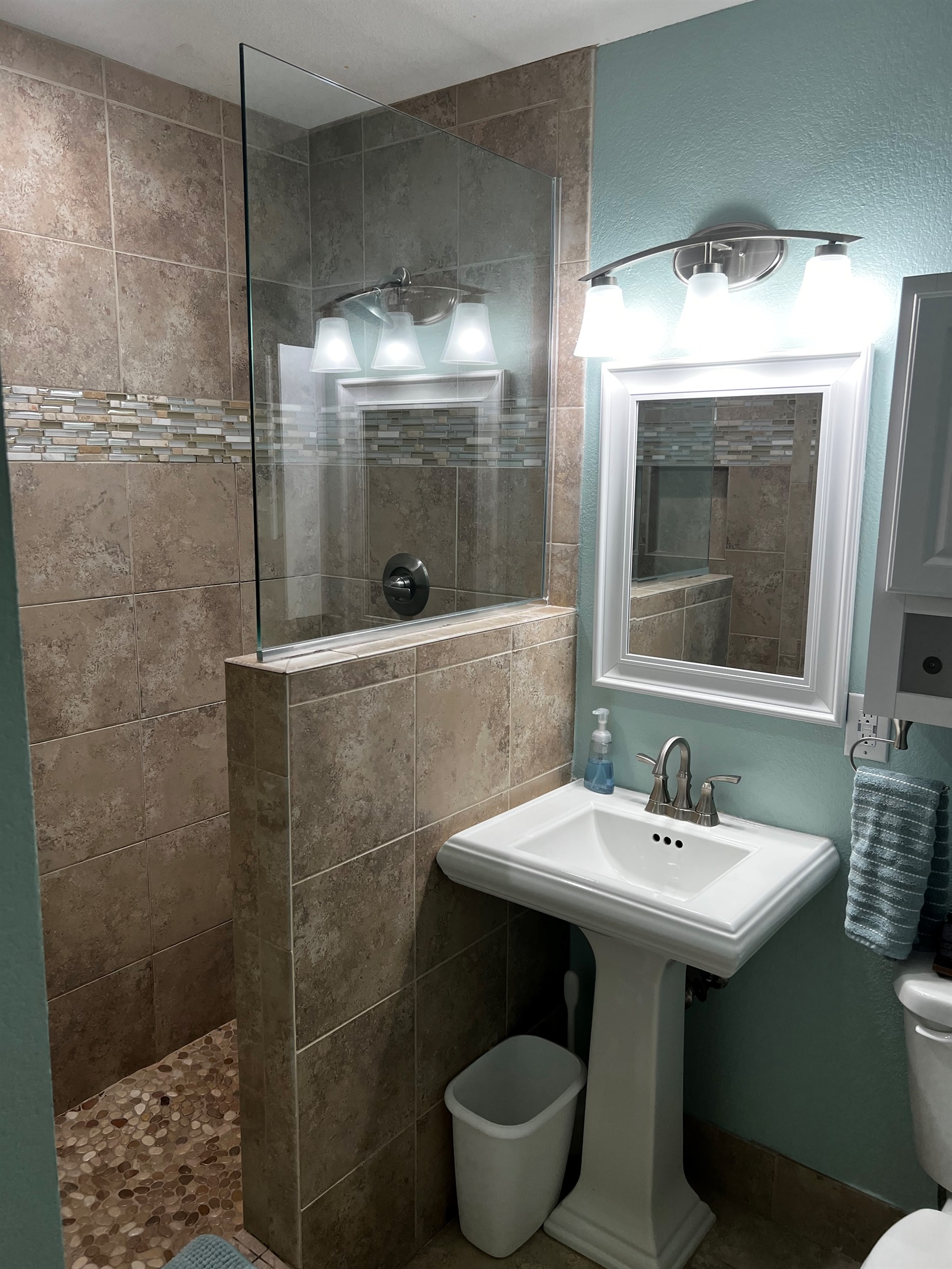 Master en-suite bathroom- shower