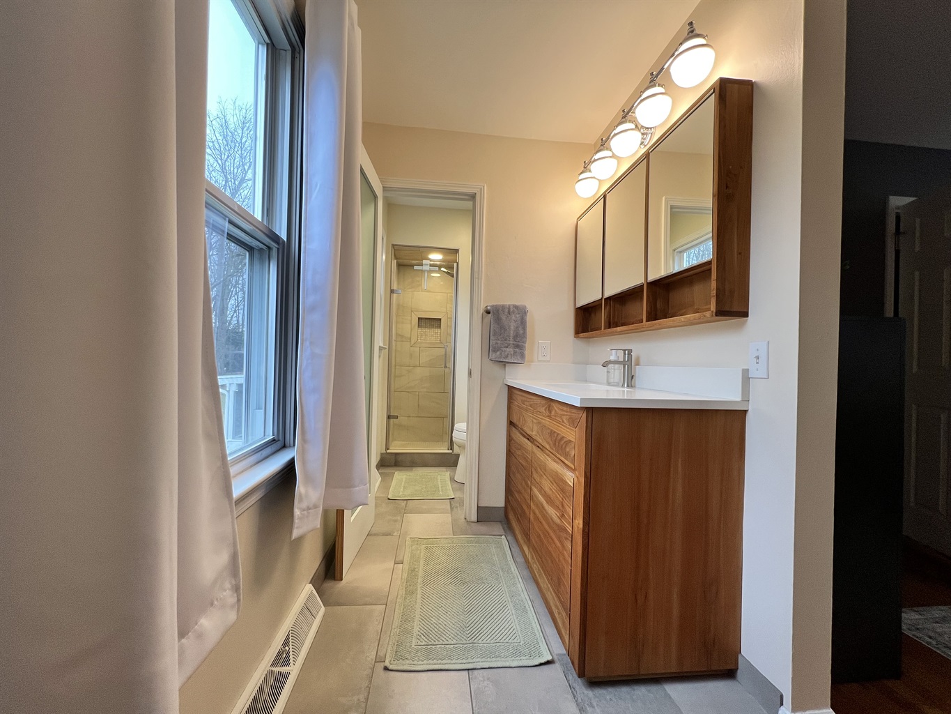 Ensuite Master Bath - Large Vanity and updated shower!