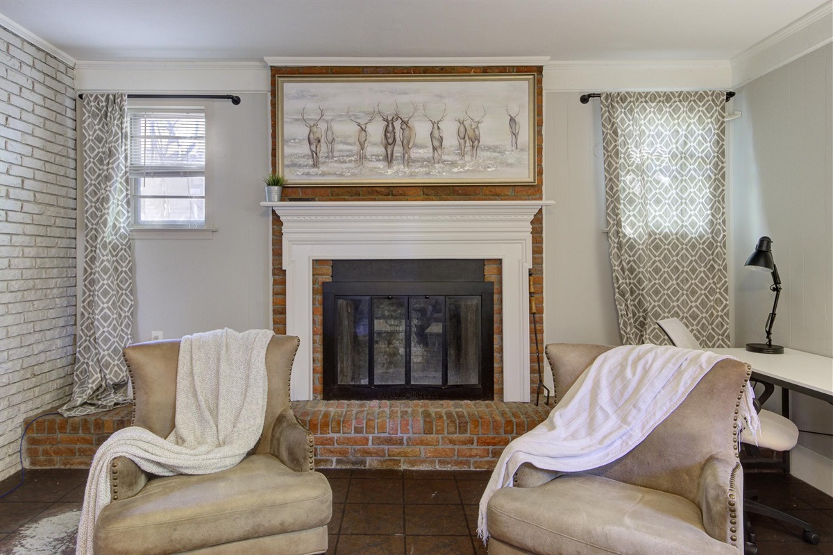 *Fireplaces are decorative only*