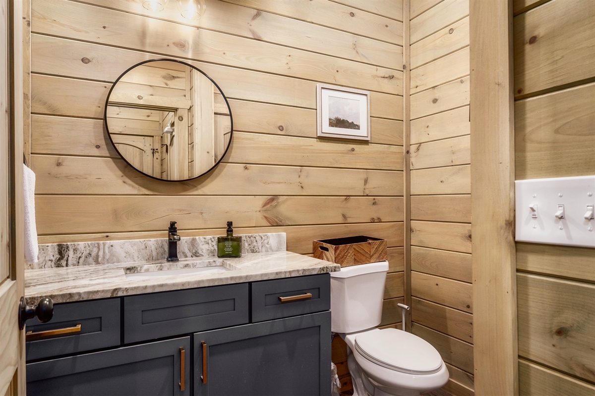Another modern bathroom angle. Bright, clean, and guest-ready.