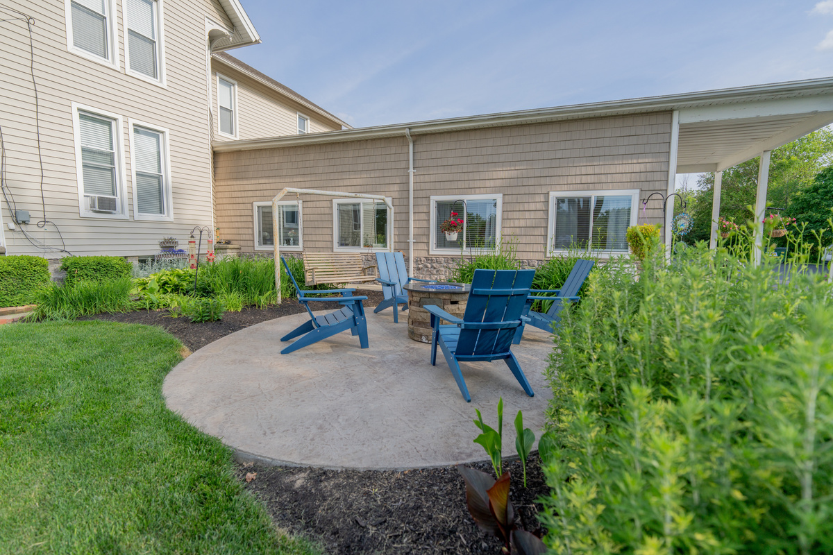 Fire Pit Area: gather around the fire pit after a day exploring Marblehead, Port Clinton, and the Lake Erie Islands