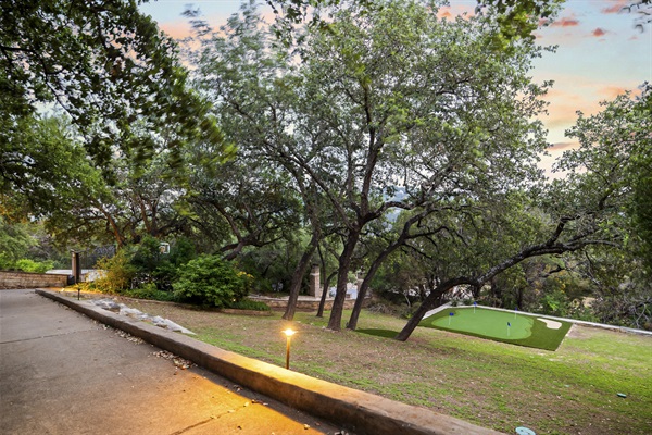 Private putting green