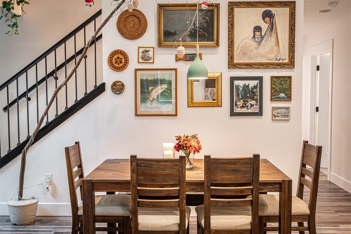 Dining Area Seats 6