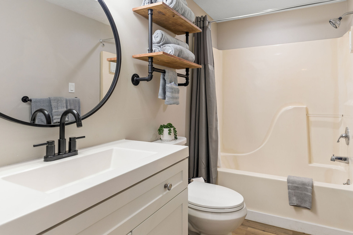 Upper level bathroom #2